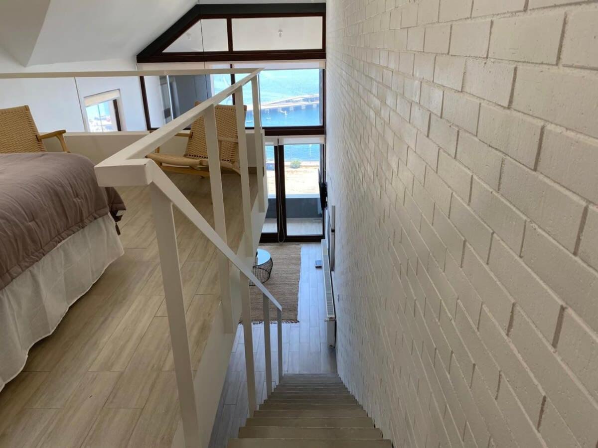 Hom I Amplio Loft Con Mejorvista Al Puerto De 1413