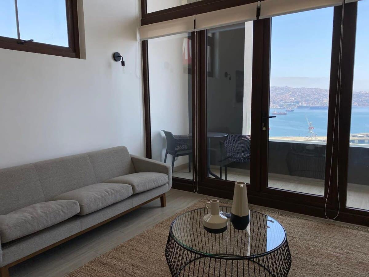 Hom I Amplio Loft Con Mejorvista Al Puerto De 1413 * Valparaíso