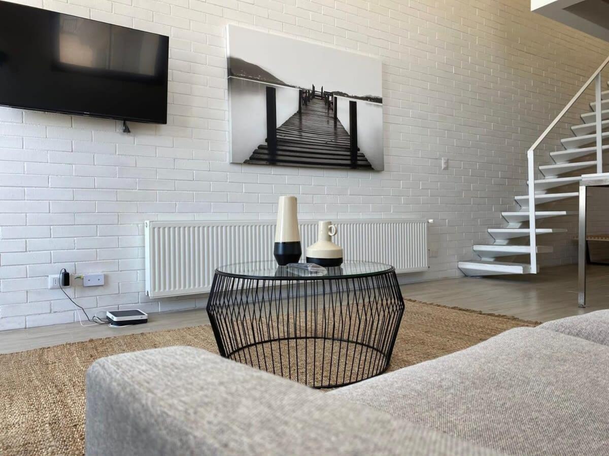 Hom I Amplio Loft Con Mejorvista Al Puerto De 1413 *